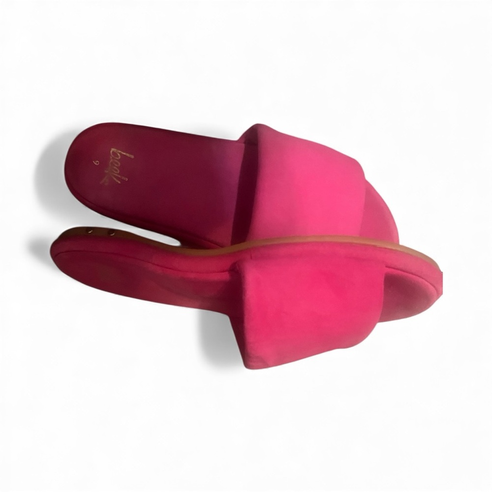 Women's Fuchsia Pink Suede
Puffbird Slide Sandals - Picture 2 of 3